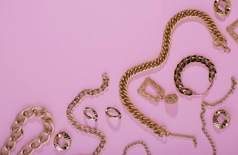 L’art du layering : superposer ses bijoux avec style